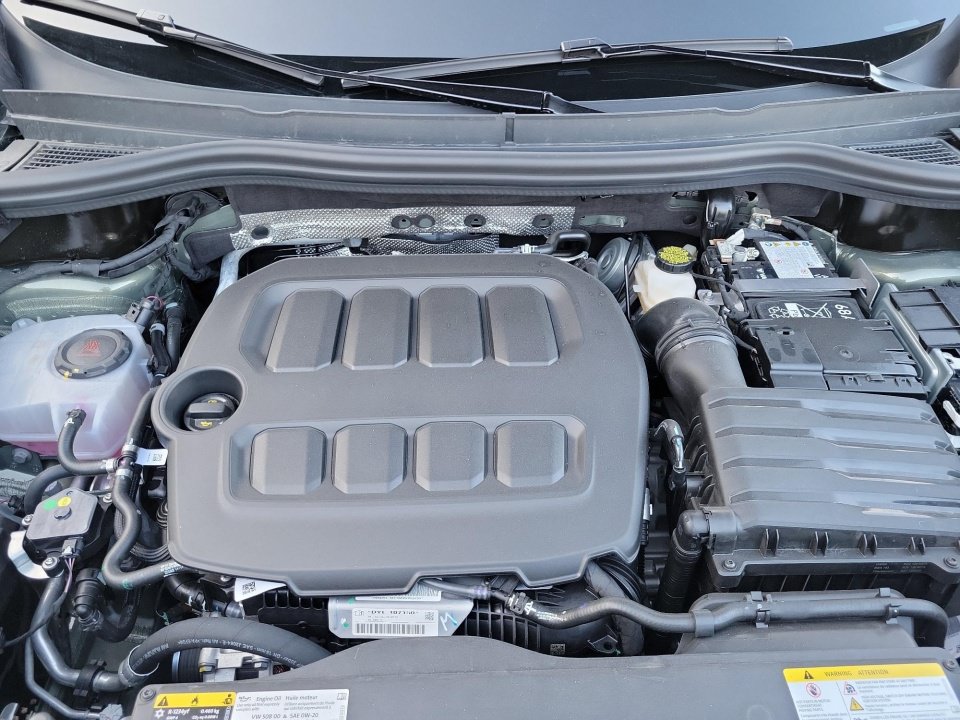 New 2026 Volkswagen Tiguan SE R-Line FWD image 16