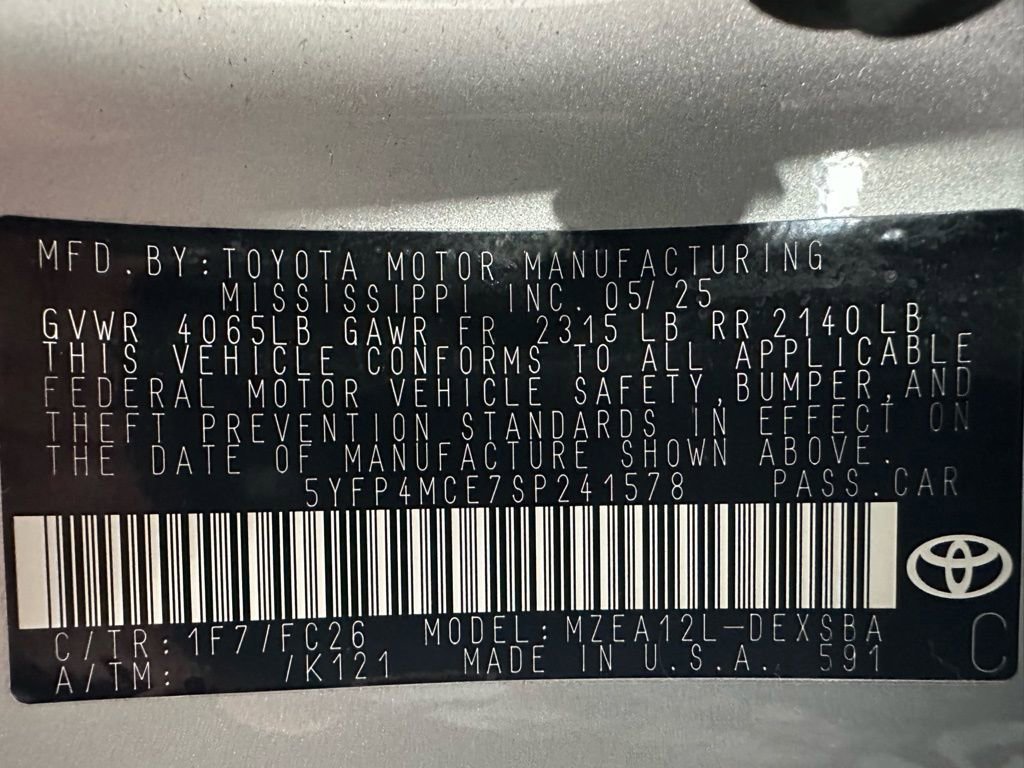 Used 2025 Toyota Corolla SE w/ SE Premium Package image 11