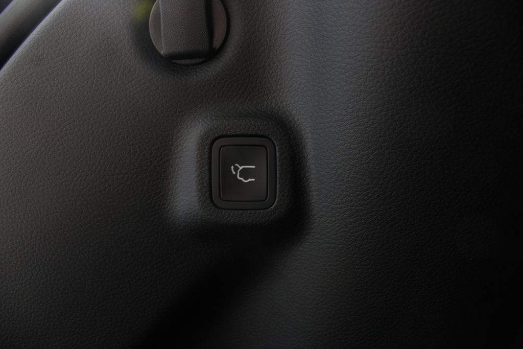 New 2026 Jeep Compass Latitude AWD/4WD image 18