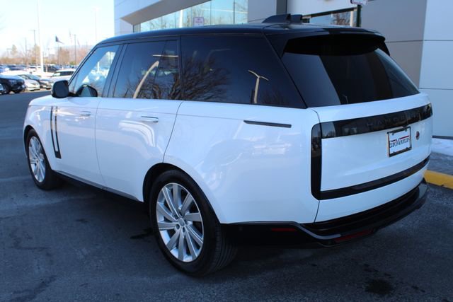 Used 2024 Land Rover Range Rover SE image 11