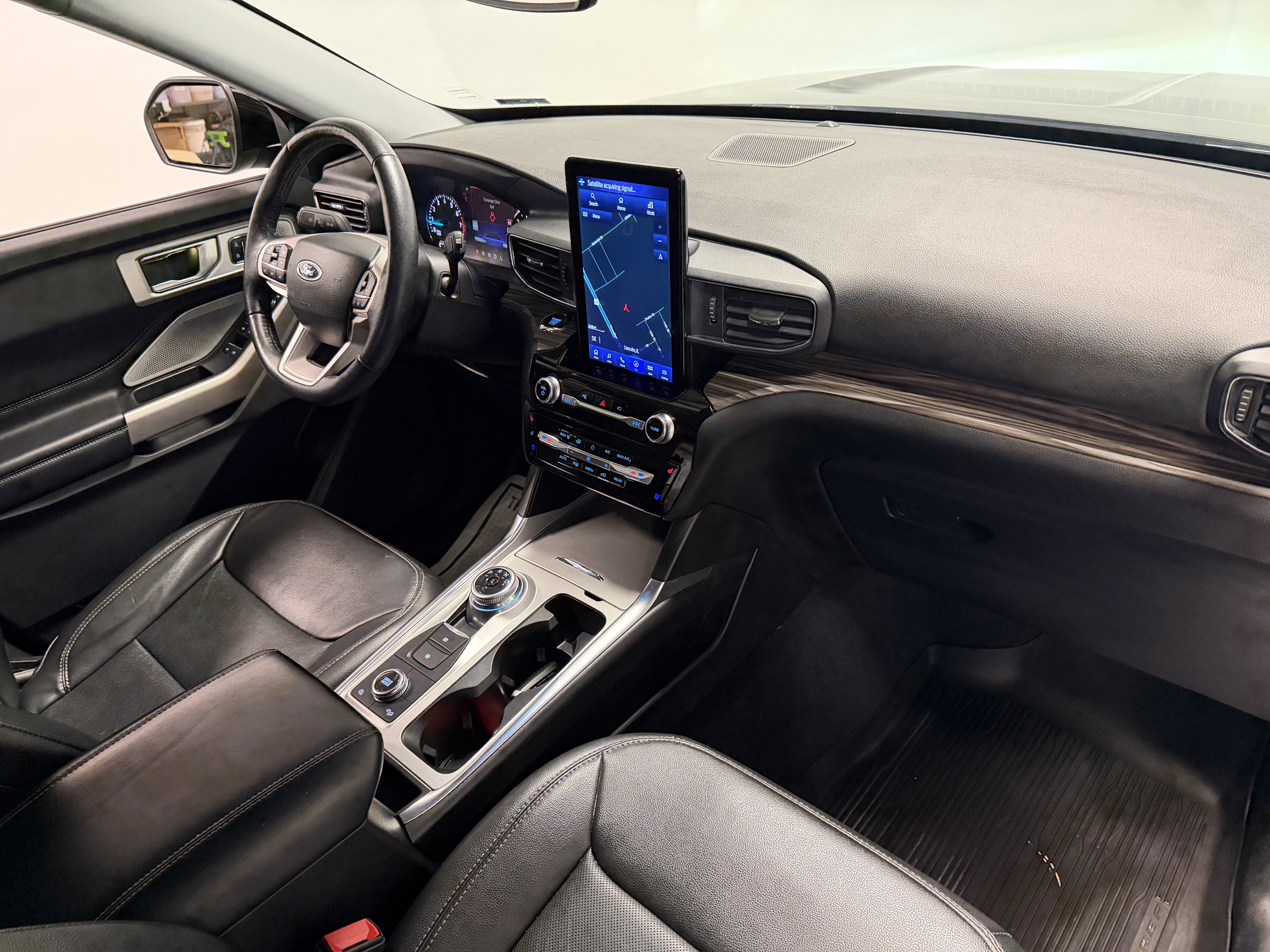 Used 2022 Ford Explorer Limited w/ Limited Technology Package image 24