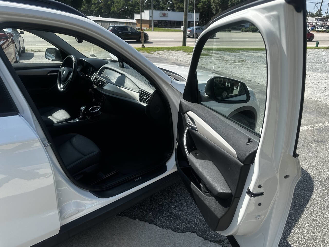 Used 2015 BMW X1 xDrive28i image 18