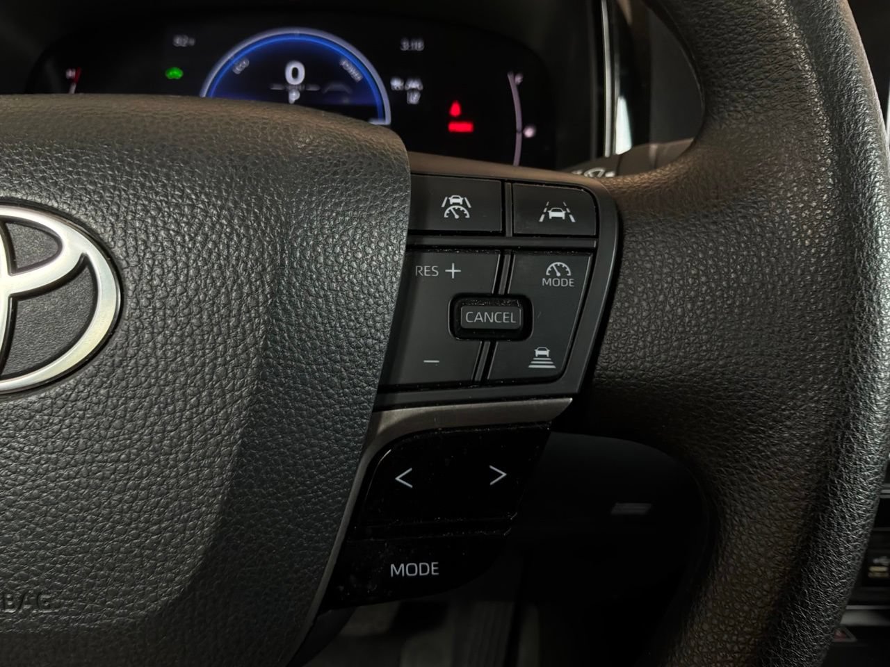 Used 2025 Toyota Camry LE FWD image 35