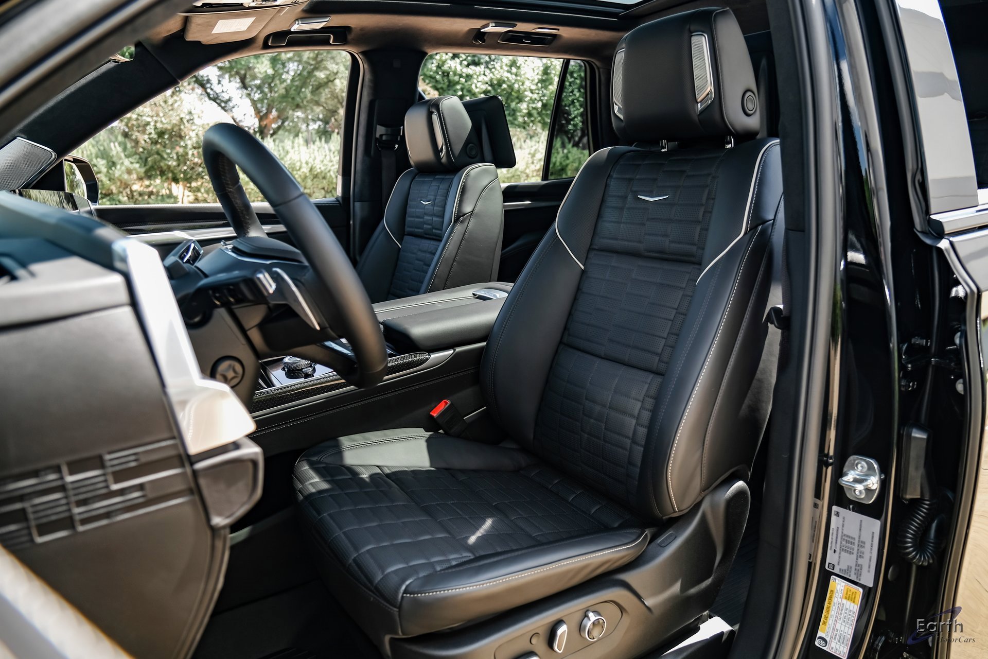 Used 2025 Cadillac Escalade V image 34