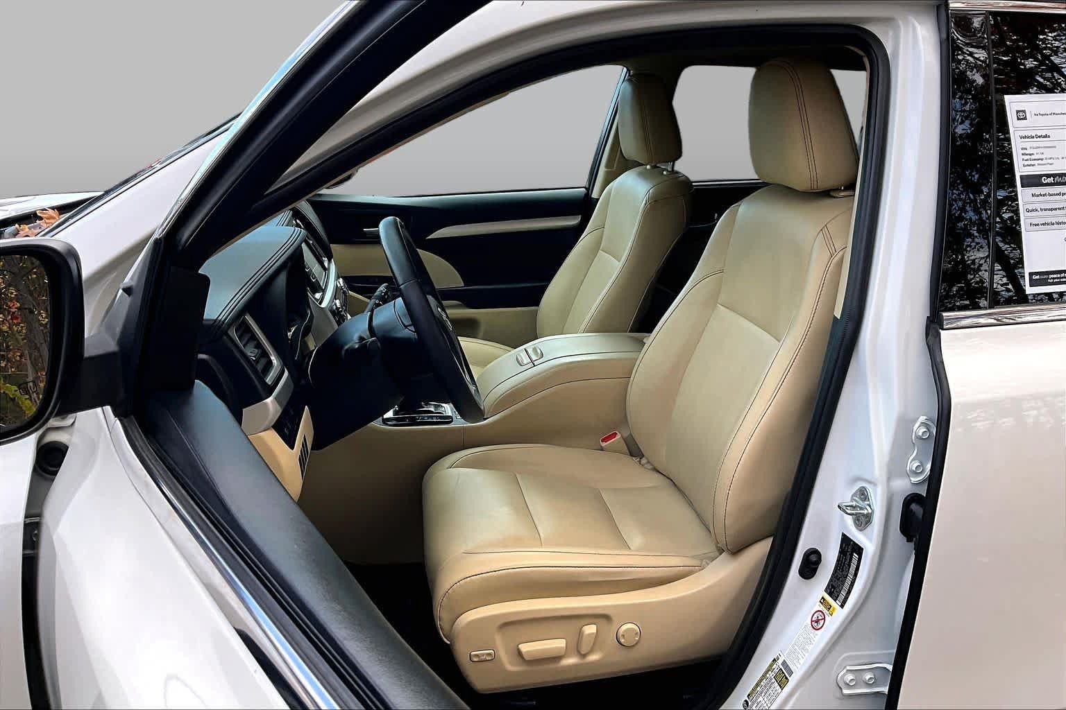 Used 2019 Toyota Highlander XLE AWD/4WD image 9