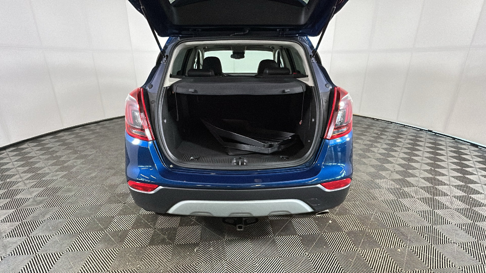 Used 2019 Buick Encore Sport Touring w/ Safety Package AWD/4WD image 33