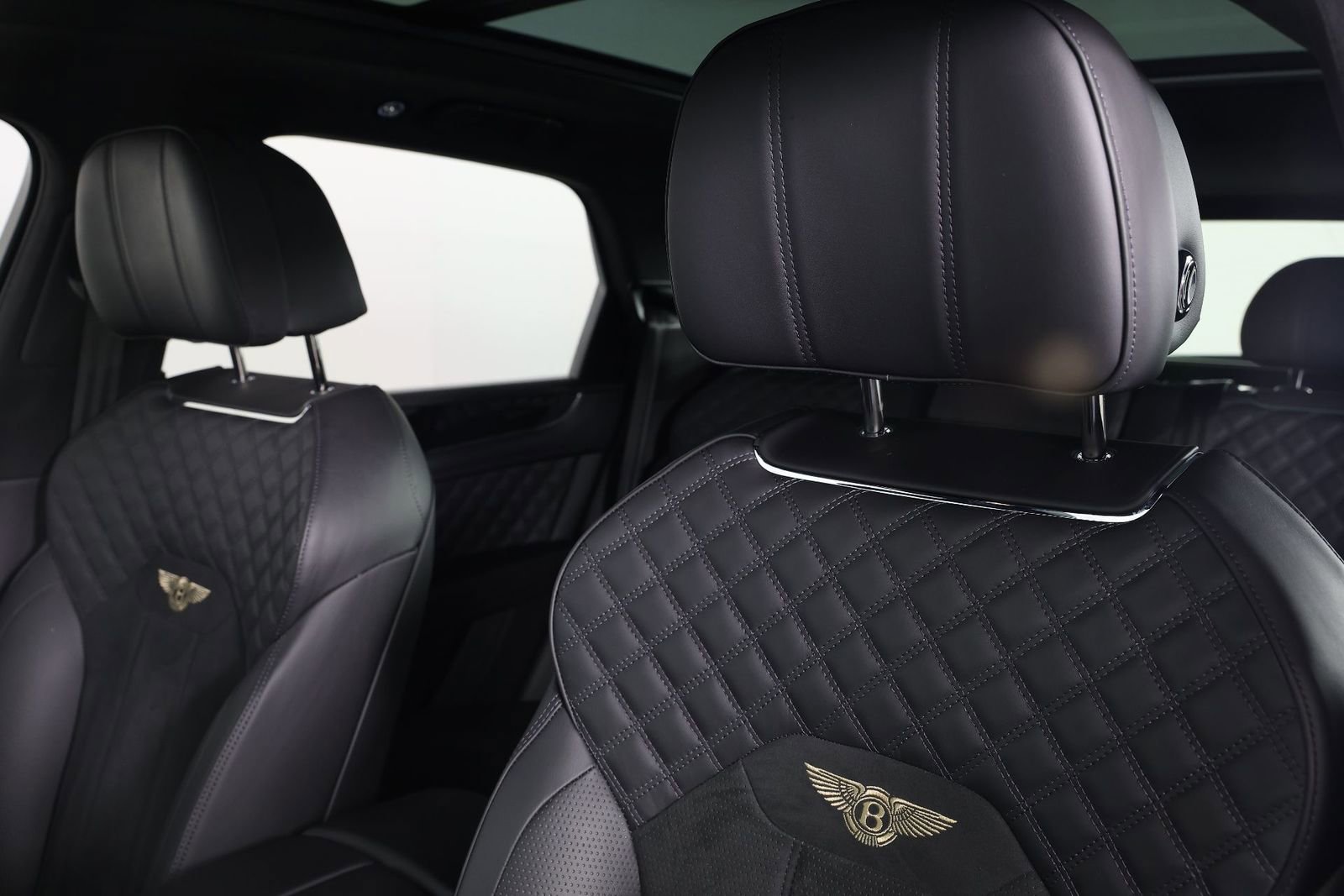 Used 2023 Bentley Bentayga image 25