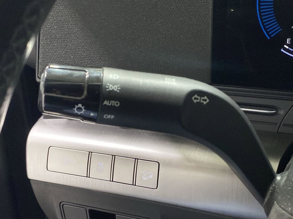 Used 2025 Hyundai Kona SEL image 33