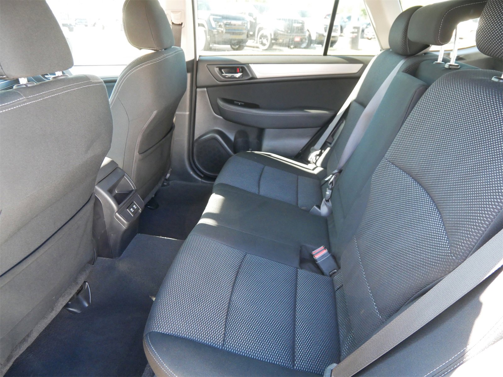 Used 2019 Subaru Outback 2.5i Premium image 9