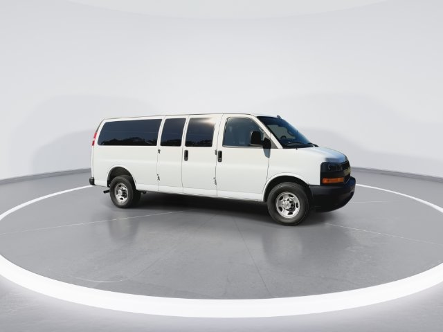 Certified 2025 Chevrolet Express 3500 LS RWD image 4