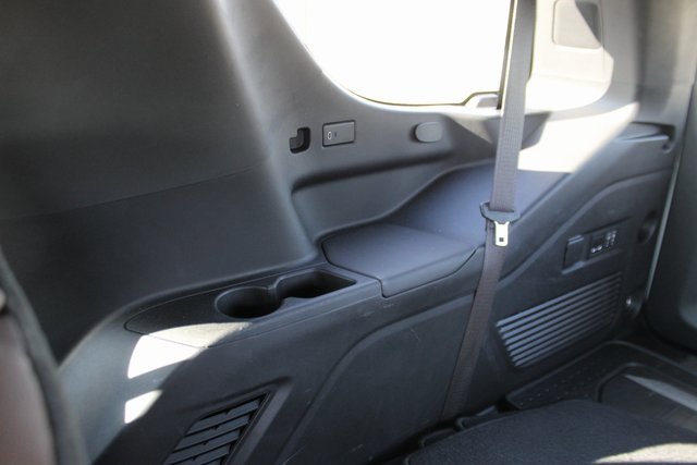 Used 2024 Chevrolet Tahoe High Country image 34