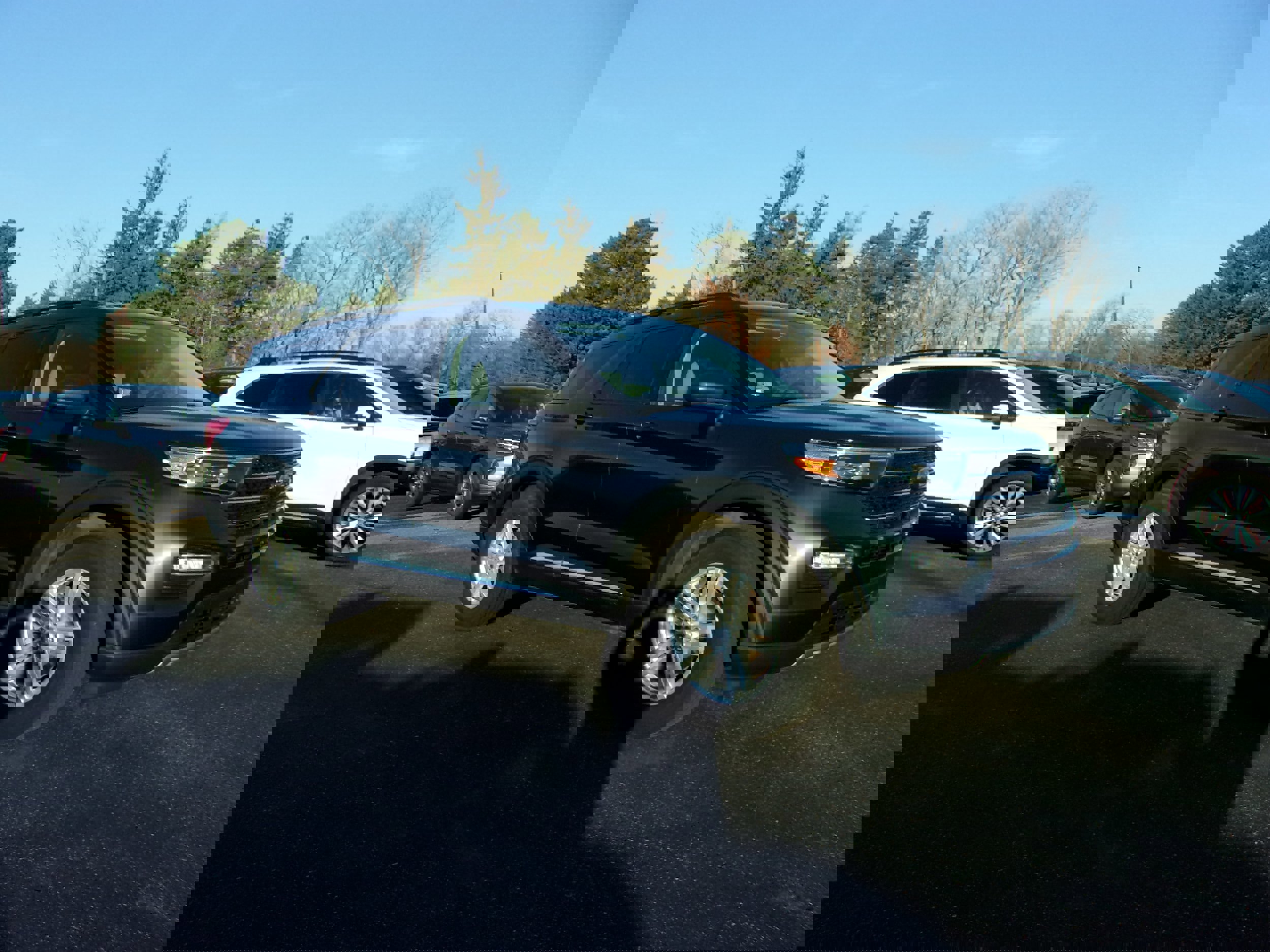 Certified 2023 Ford Explorer XLT w/ Equipment Group 202A image 7