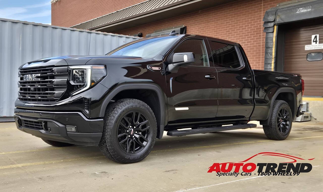 Used 2025 GMC Sierra 1500 Elevation w/ Elevation Premium Package AWD/4WD image 1