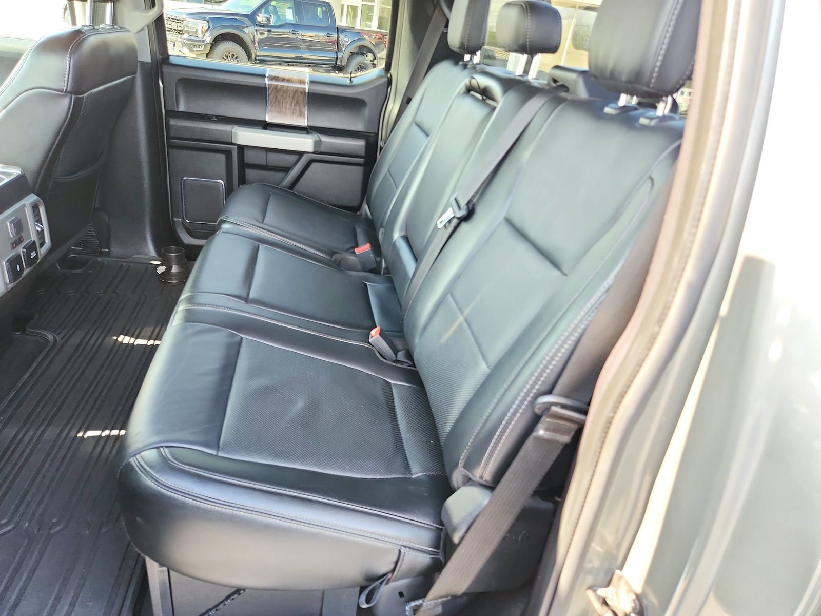 Used 2019 Ford F350 Lariat w/ Chrome Package image 22