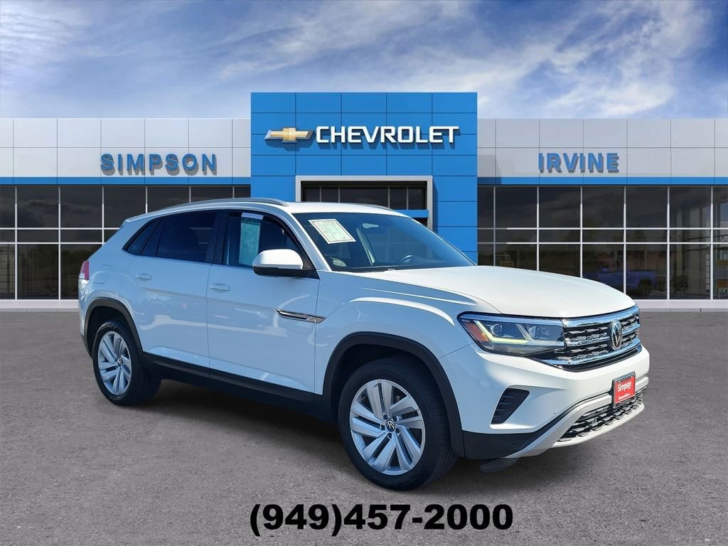 Used 2020 Volkswagen Atlas Cross Sport SE w/ Panoramic Sunroof Package image 2
