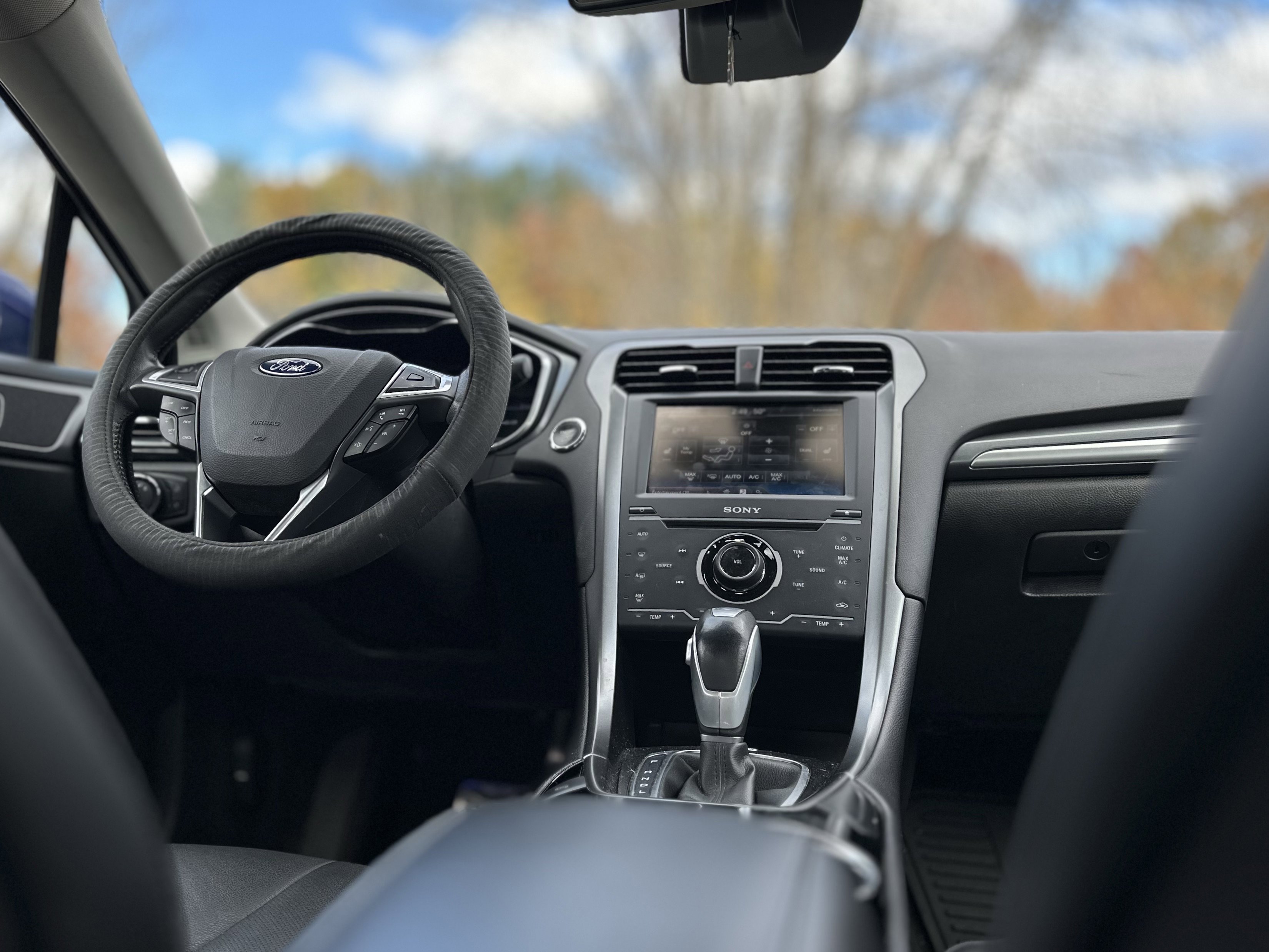 Used 2014 Ford Fusion Titanium image 2