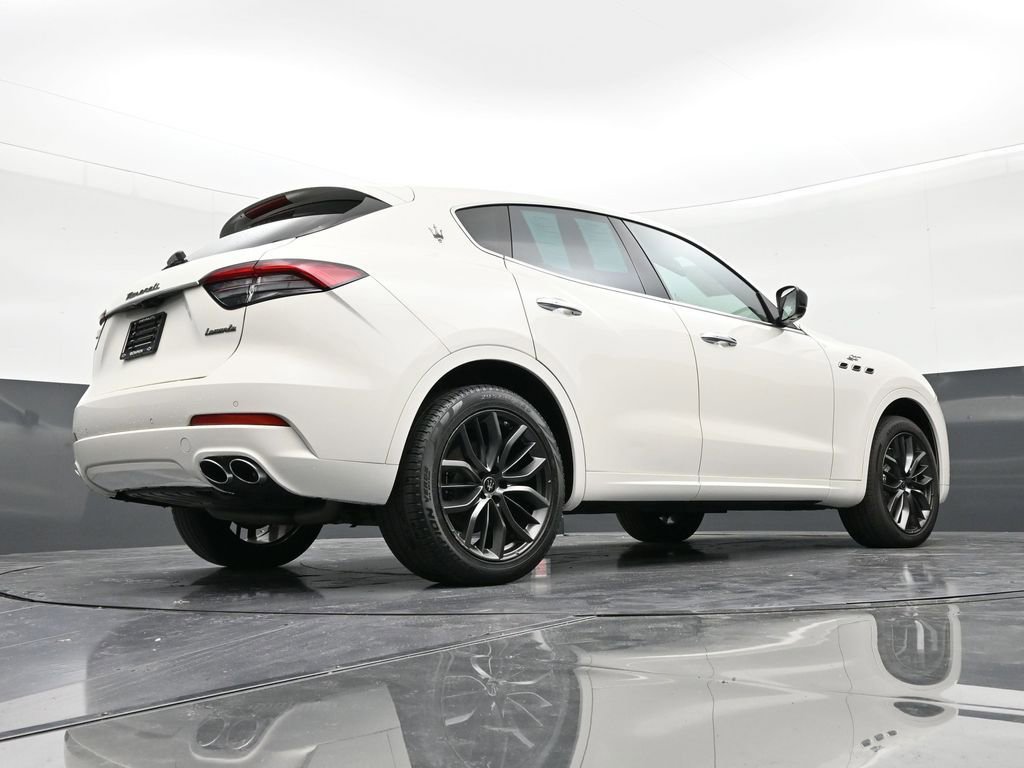Used 2024 Maserati Levante GT Ultima AWD/4WD image 24