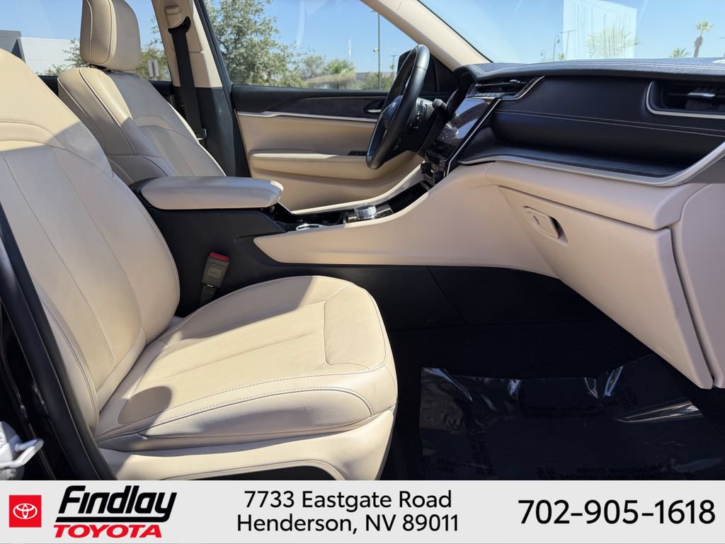 Used 2021 Jeep Grand Cherokee L Limited AWD/4WD image 16