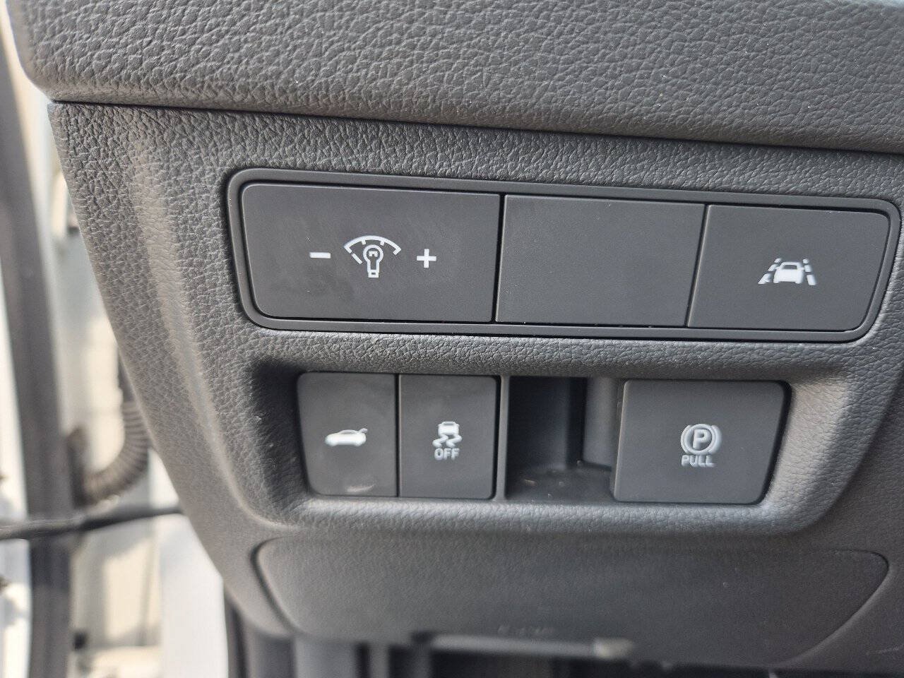 Used 2022 Hyundai Sonata SEL Plus w/ Preferred Accessory Package FWD image 12