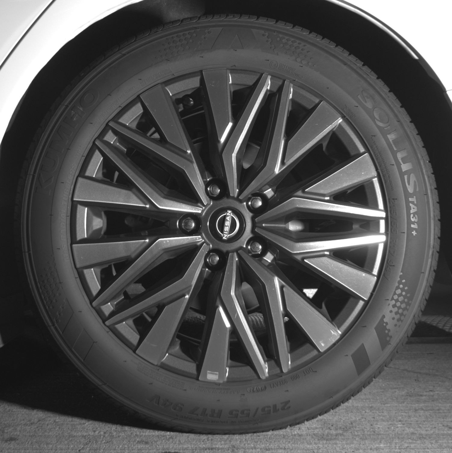 Used 2025 Nissan Altima 2.5 SV FWD image 14