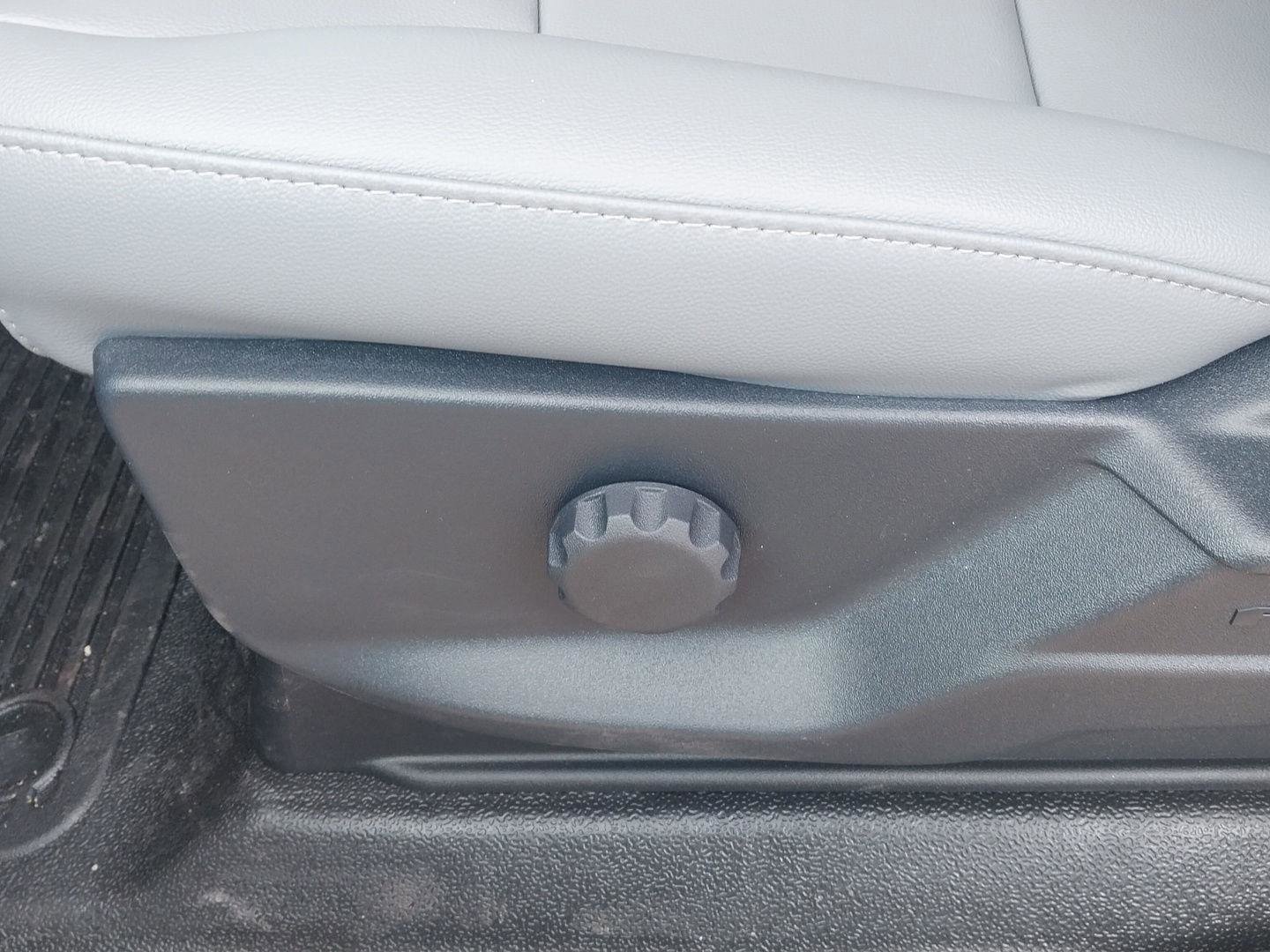 New 2026 Ford F250 XL w/ XL Chrome Package image 11