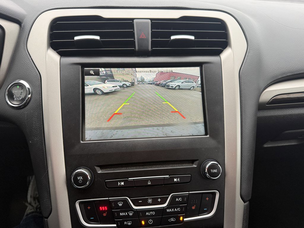 Used 2016 Ford Fusion SE w/ Equipment Group 202A image 16