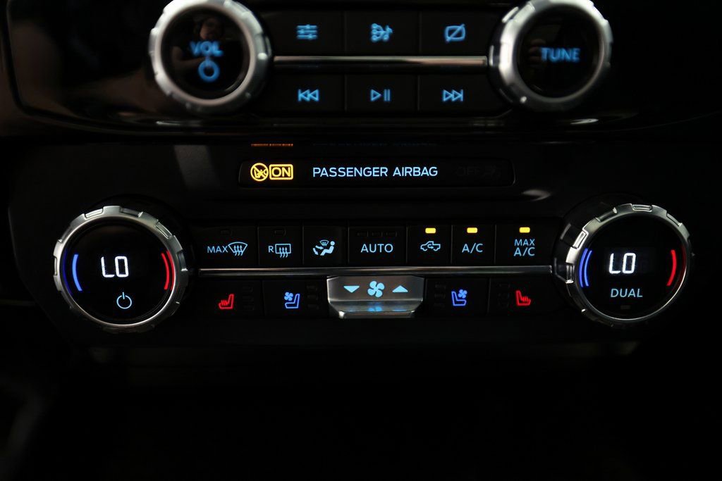 Used 2022 Ford F250 Lariat w/ Black Appearance Package image 26