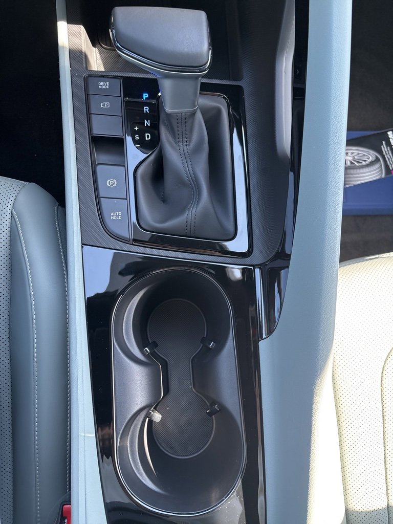 New 2025 Hyundai Elantra Limited image 23