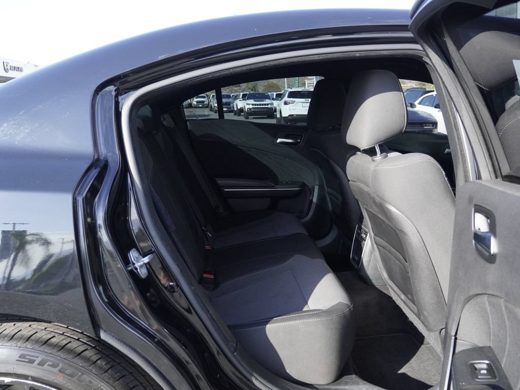 Used 2016 Dodge Charger SXT RWD image 29