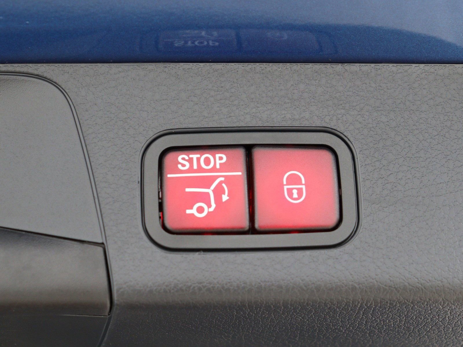 Used 2025 Mercedes-Benz GLB 250 image 17