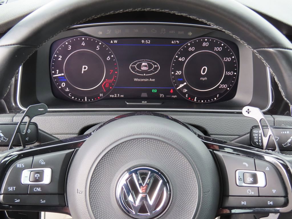 Used 2018 Volkswagen Golf R 4-Door image 18
