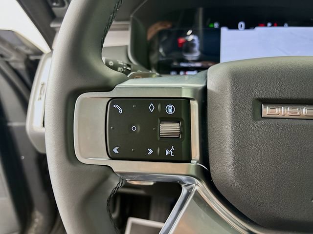 Used 2024 Land Rover Discovery Dynamic SE image 10