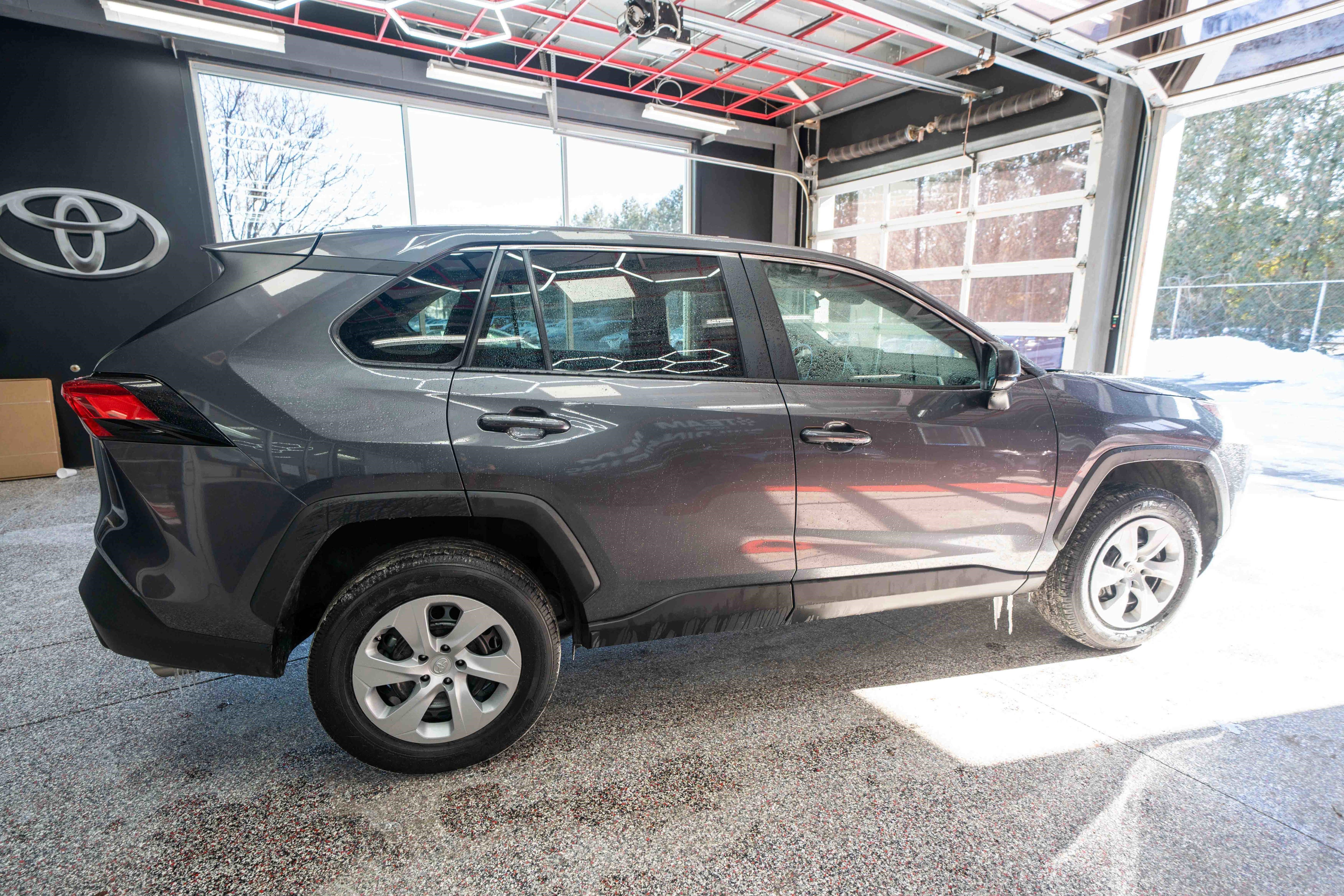 Used 2024 Toyota RAV4 LE image 4
