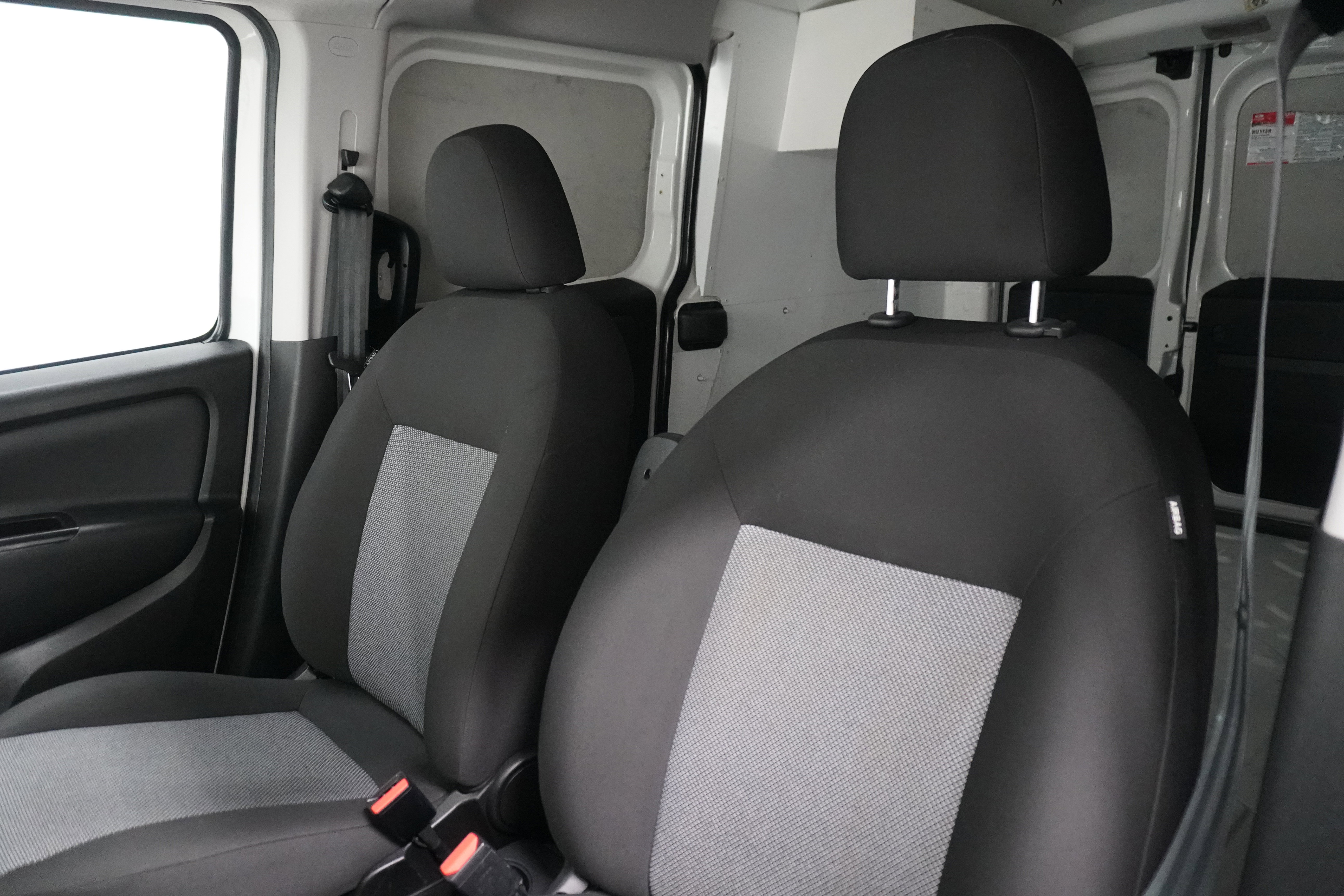 Used 2020 RAM ProMaster City Tradesman image 11