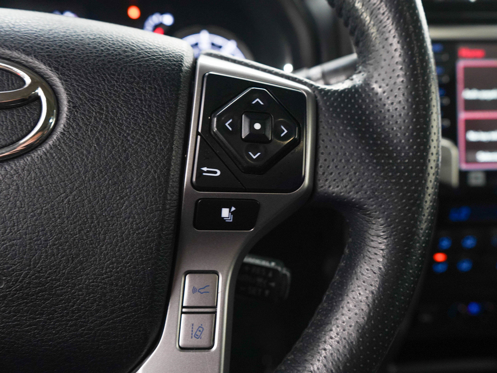 Used 2021 Toyota 4Runner Limited AWD/4WD image 26