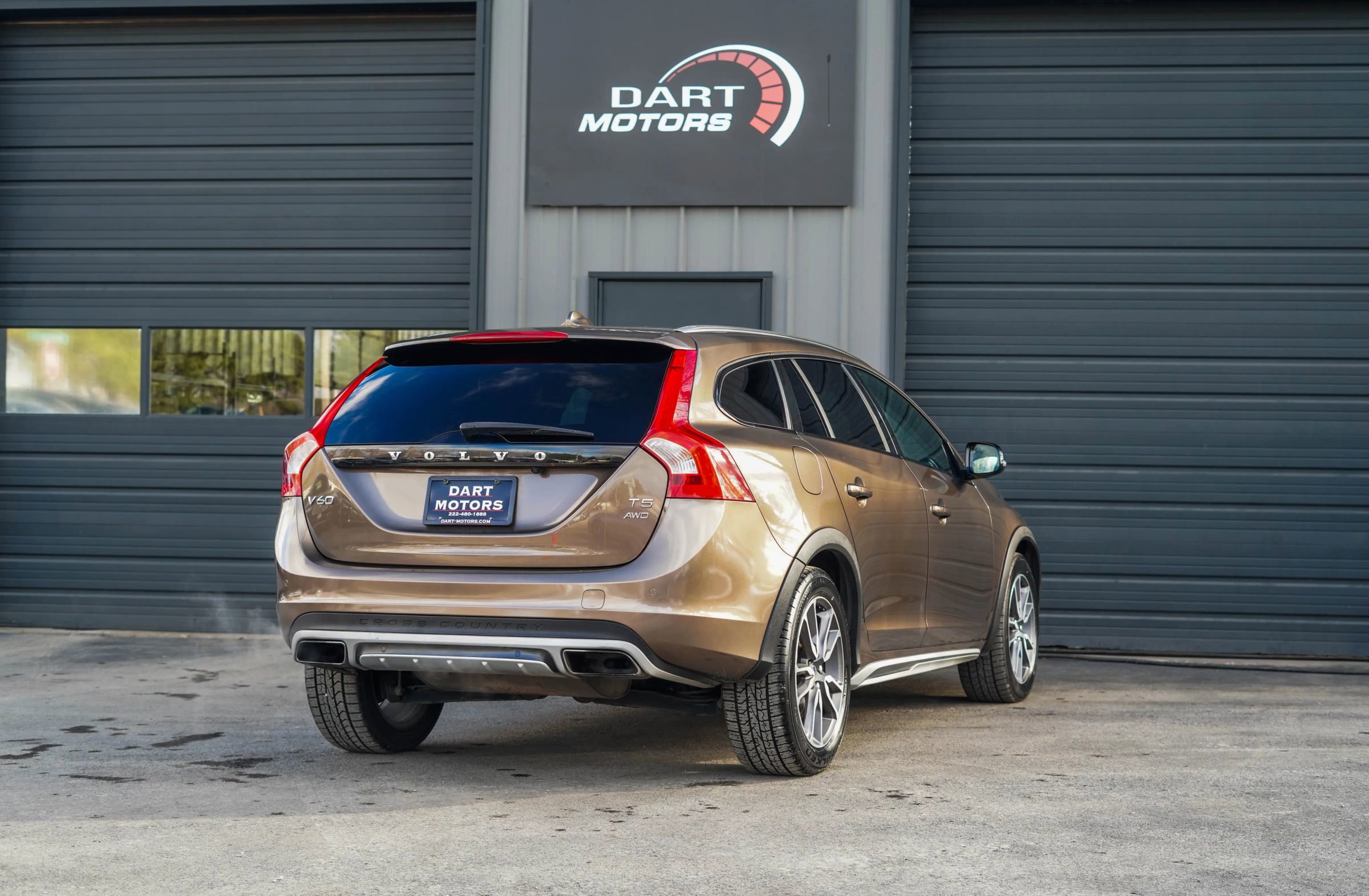 Used 2016 Volvo V60 T5 Cross Country w/ Protection Package image 5