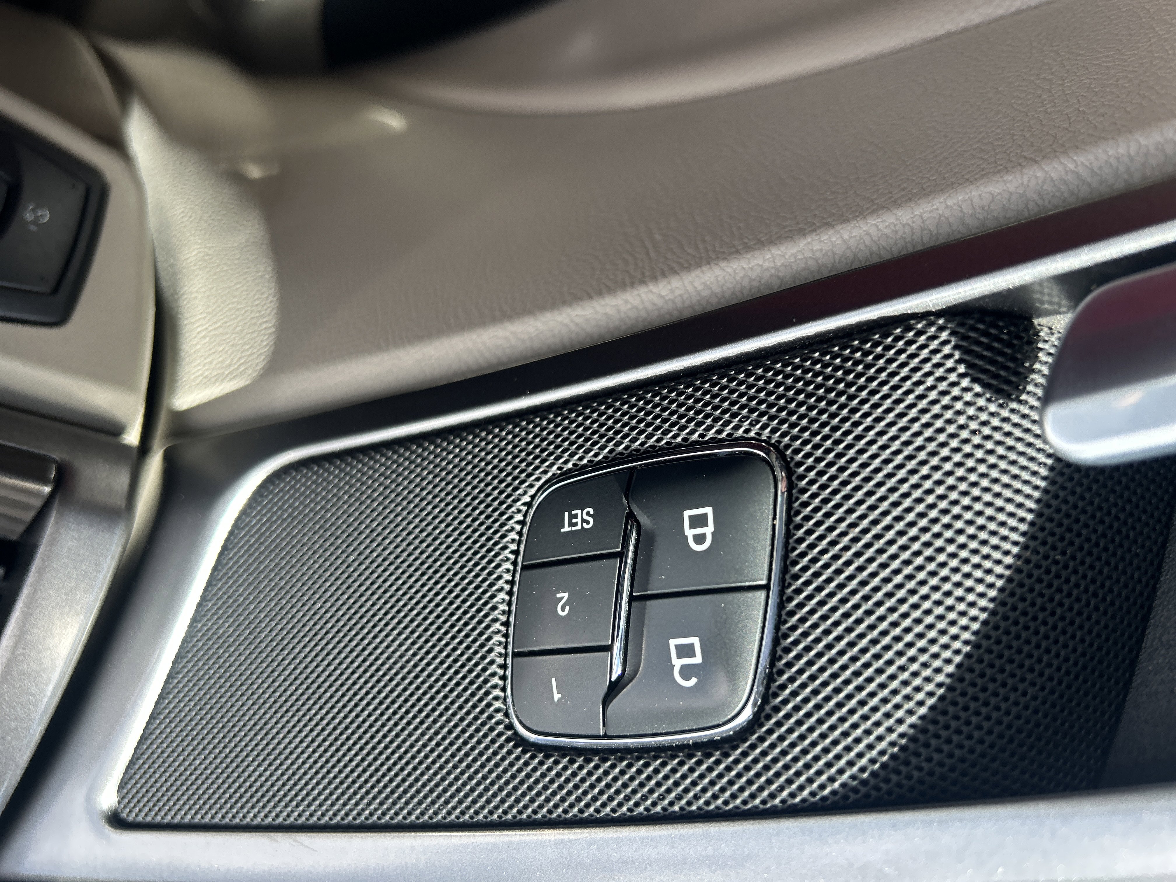 Used 2019 Ford Fusion SEL FWD image 23