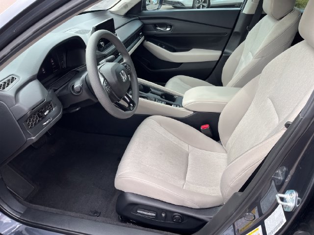 Certified 2025 Honda Accord SE image 3