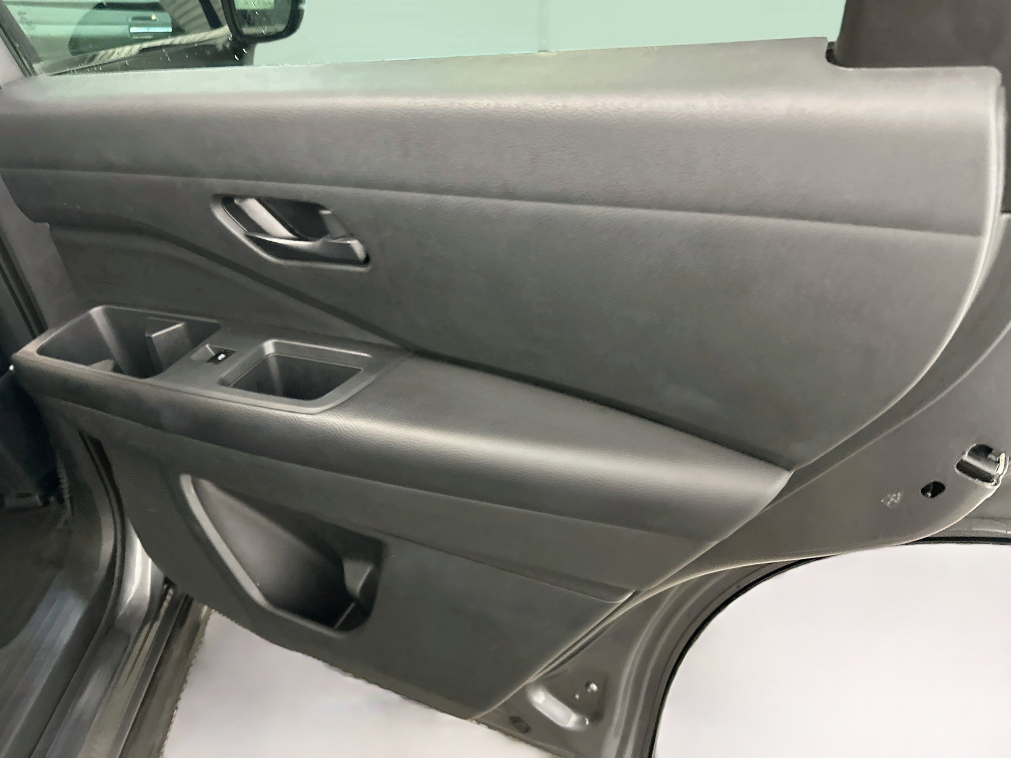 Used 2025 Nissan Pathfinder SV AWD/4WD image 32