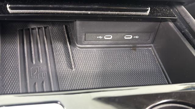 Used 2025 Volkswagen Atlas SE image 28