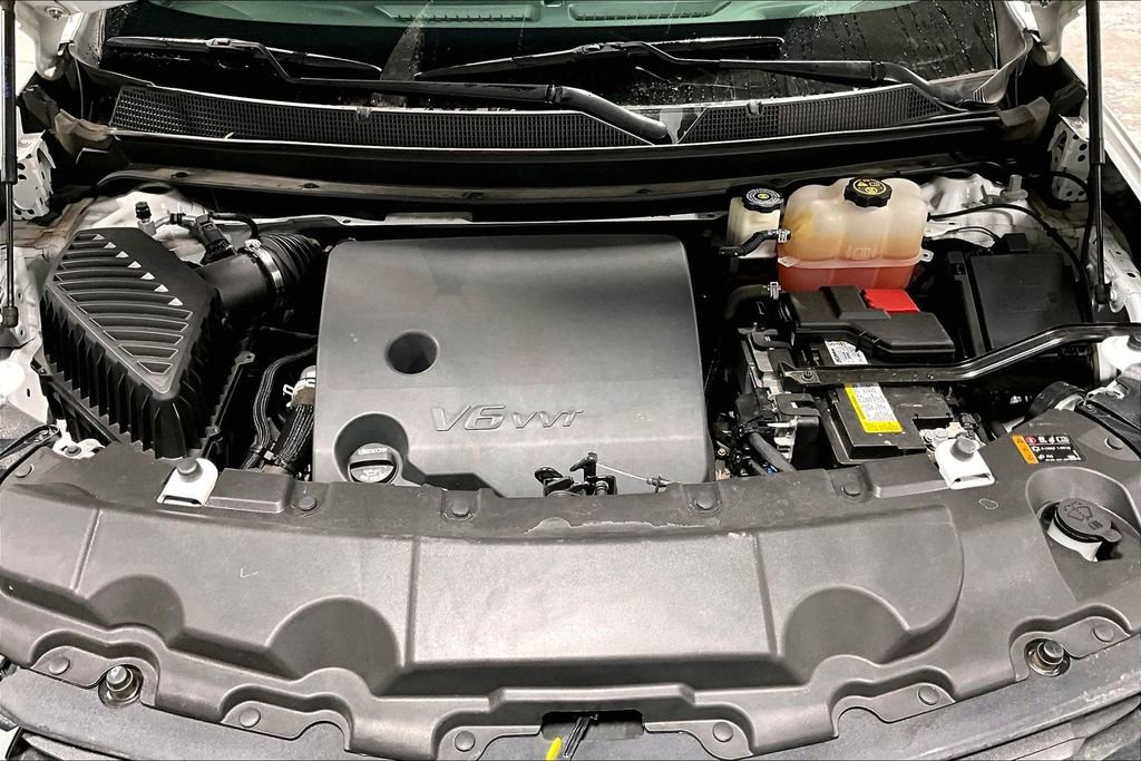 Used 2023 Chevrolet Traverse LS image 12