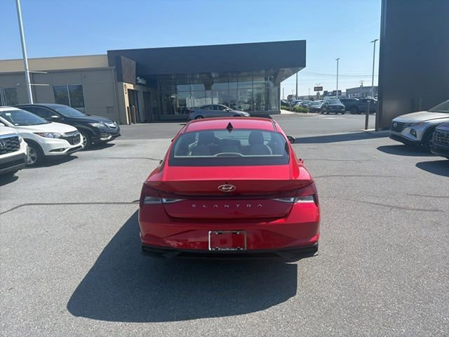 Certified 2021 Hyundai Elantra SEL image 5