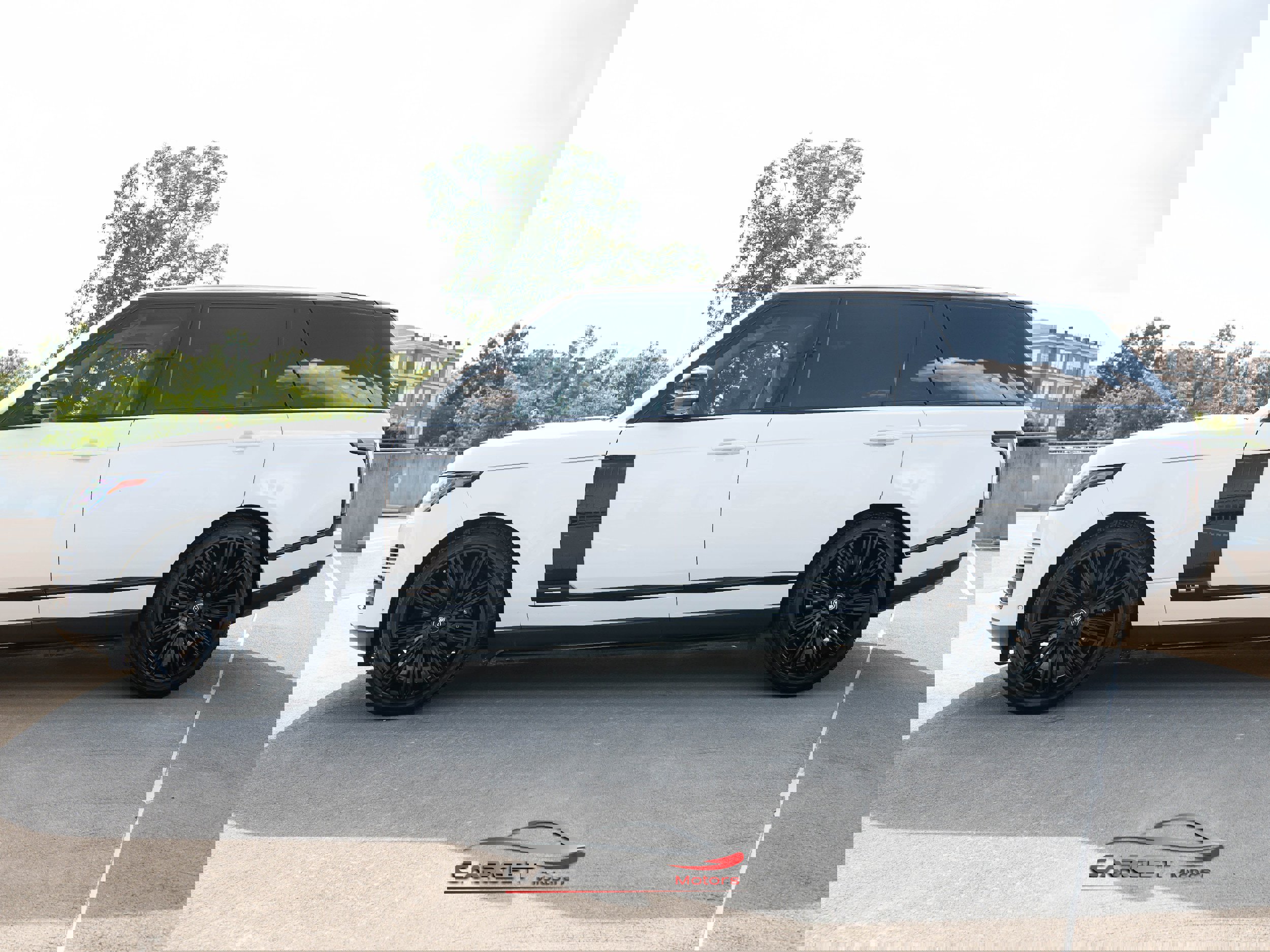 Used 2019 Land Rover Range Rover Long Wheelbase Supercharged image 4