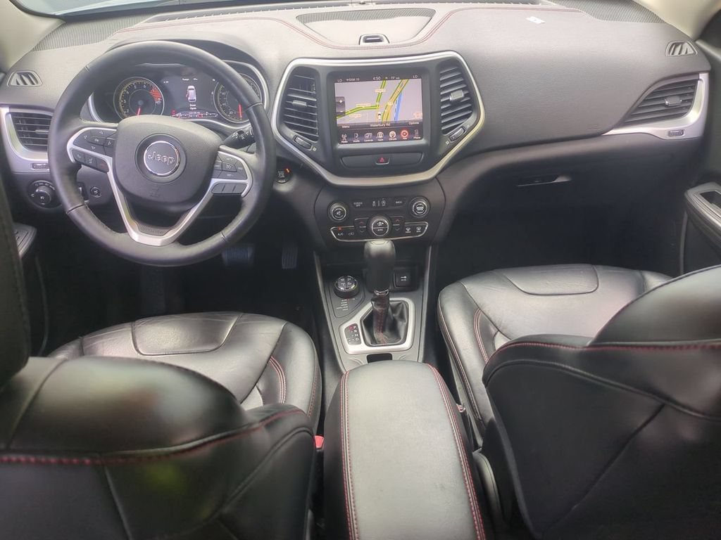 Used 2016 Jeep Cherokee Trailhawk AWD/4WD image 24