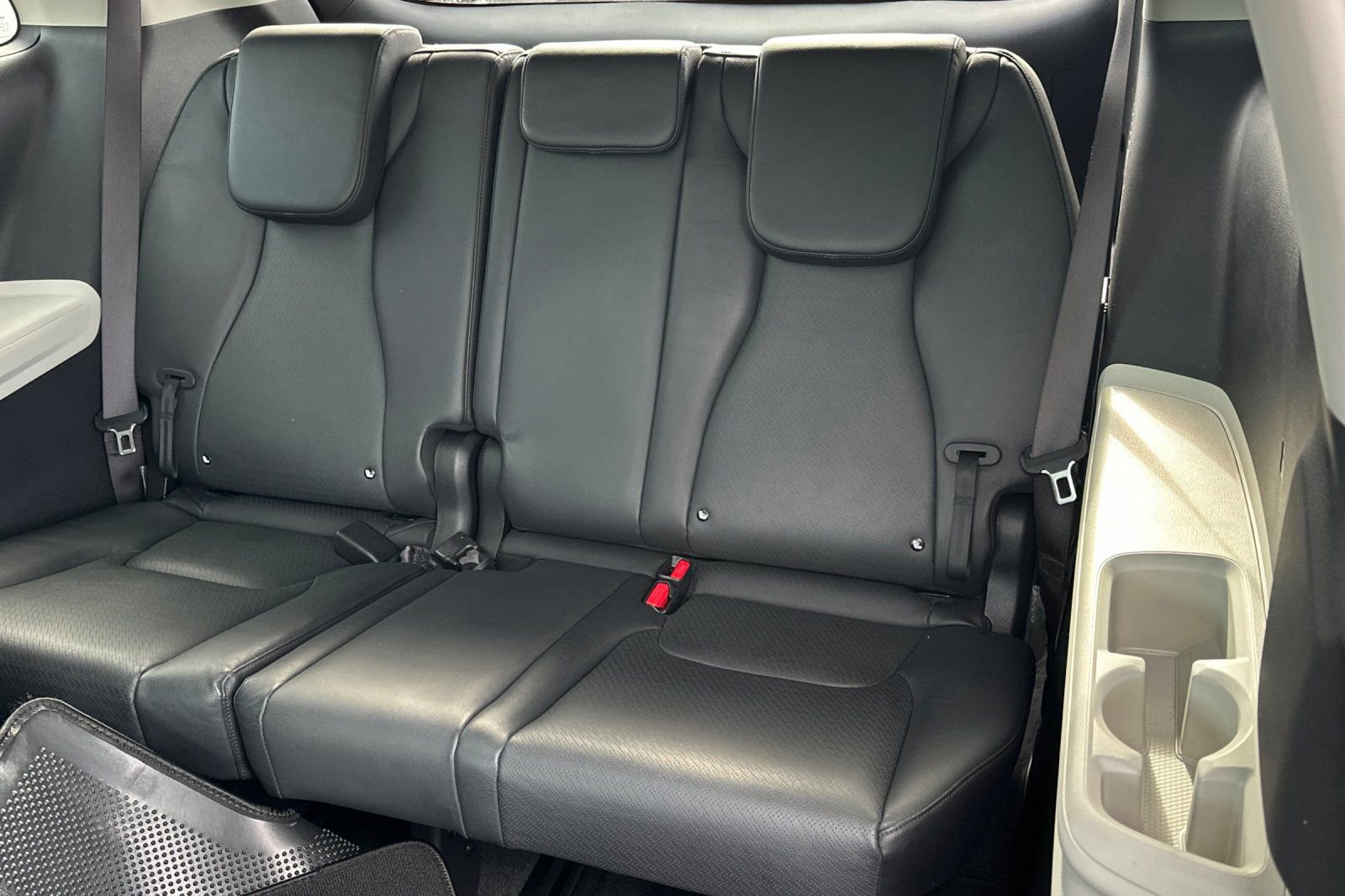 Used 2023 Kia Carnival SX Prestige FWD image 15