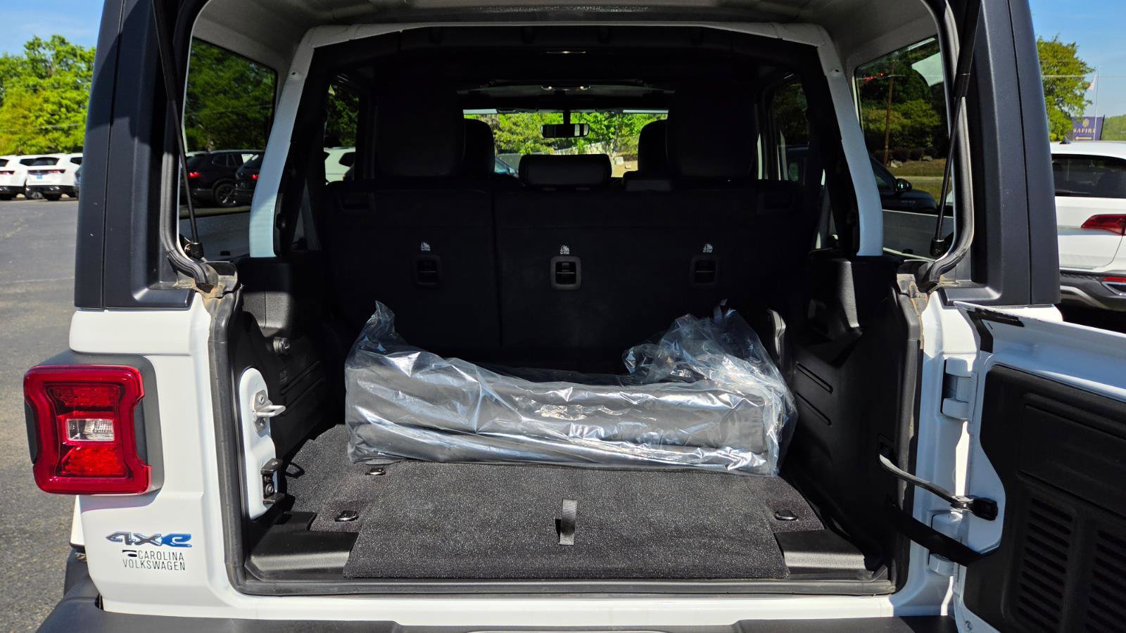 Used 2023 Jeep Wrangler Sahara w/ Cold Weather Group image 56