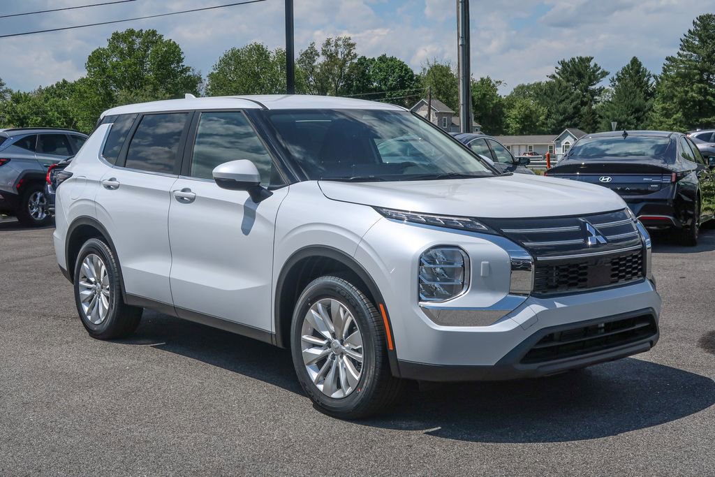 New 2026 Mitsubishi Outlander ES AWD/4WD image 8