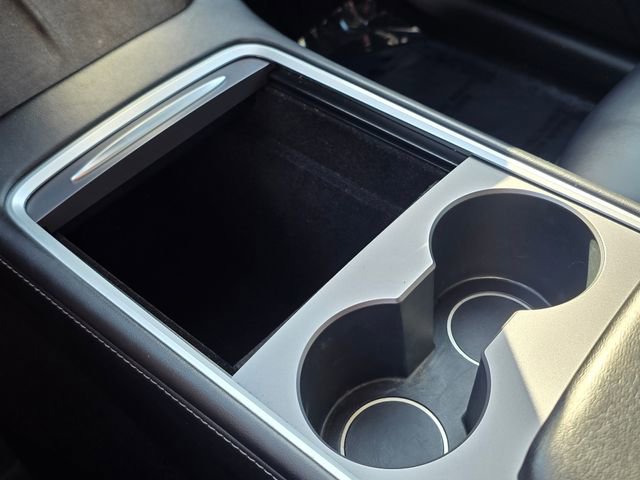 Used 2022 Tesla Model Y Long Range AWD/4WD image 32