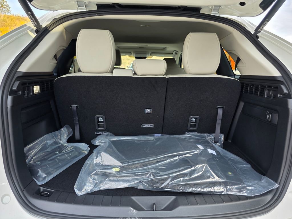 New 2025 MAZDA CX-90 3.3 Turbo w/ Preferred Package image 7