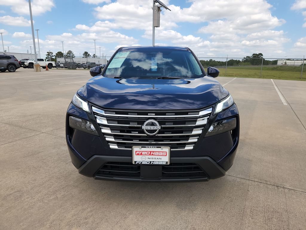 Used 2025 Nissan Rogue SV image 9